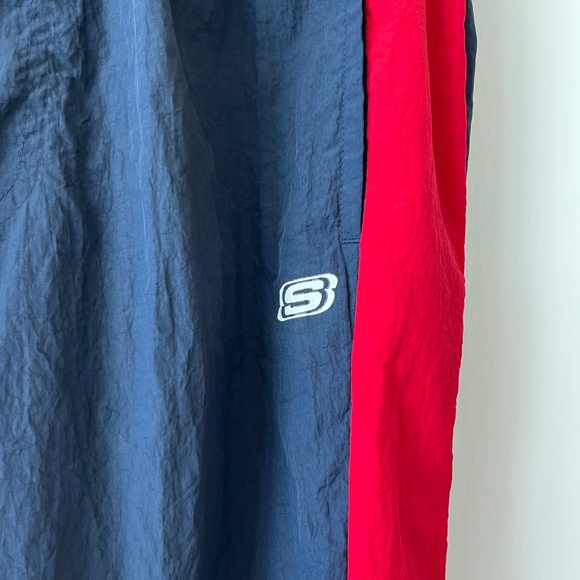Vintage Skechers Track Pants – Navy & Red – Unisex - Picture 3 of 7